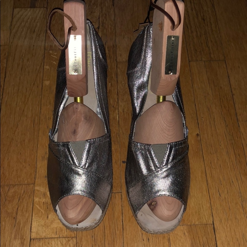Tom’s Heels